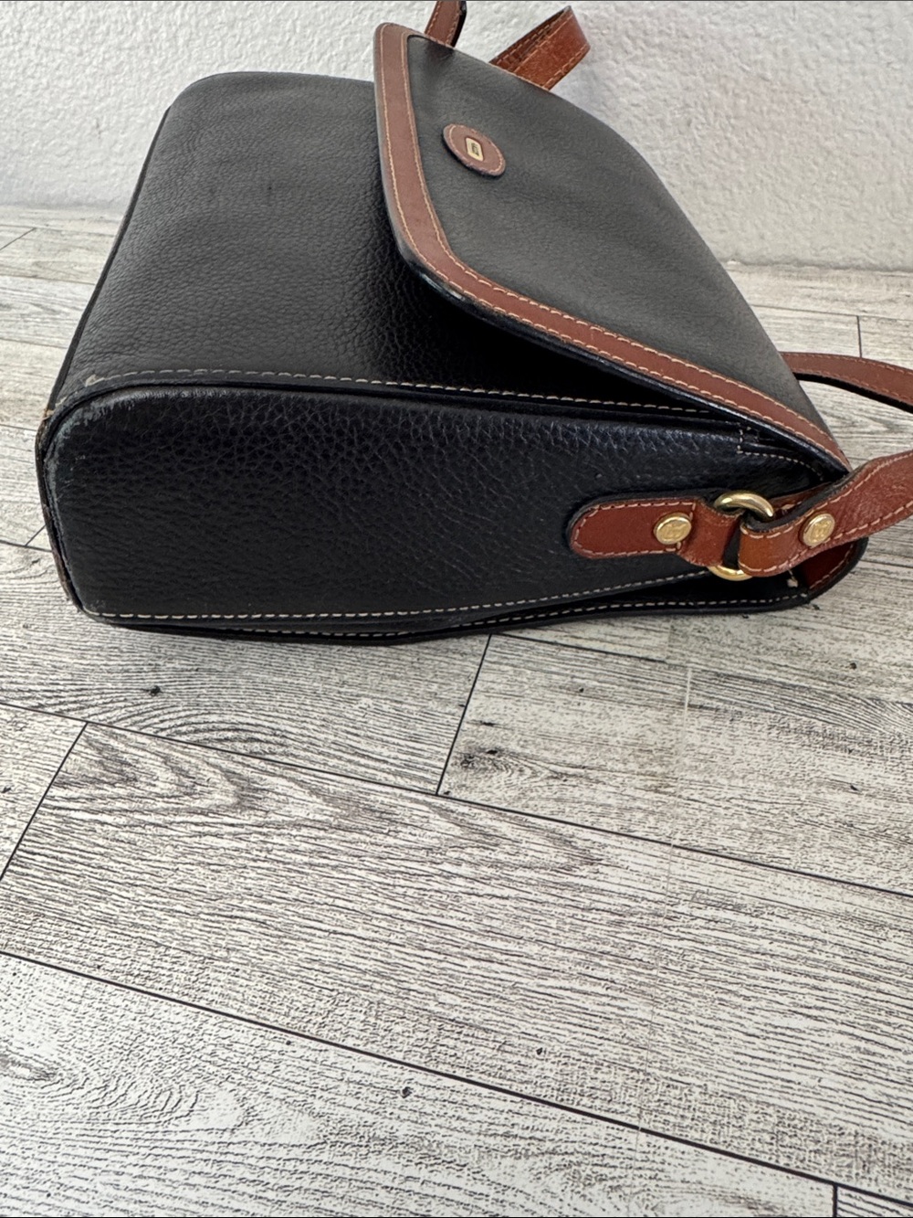 Vintage Bally Black Leather Crossbody with Brown Trim - Picture 8 of 15